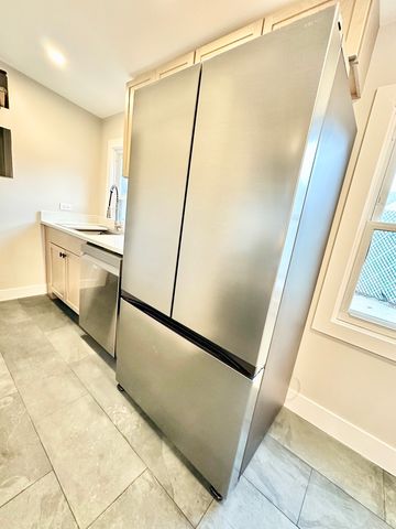 8325 W Forest Preserve Avenue, Chicago, IL 60634