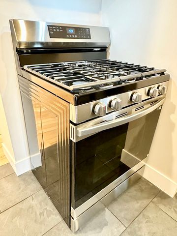 8325 W Forest Preserve Avenue, Chicago, IL 60634