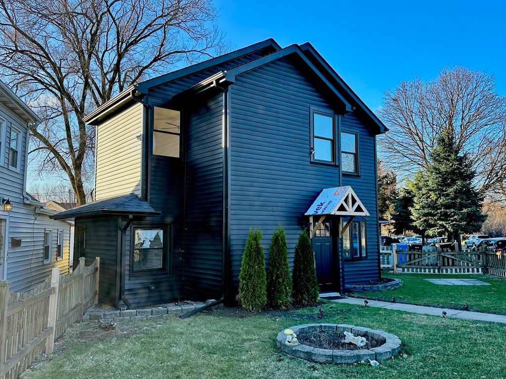 8325 W Forest Preserve Avenue, Chicago, IL 60634