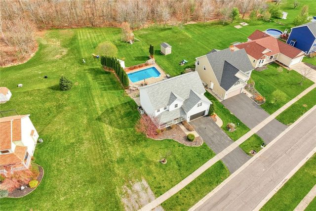 6430 Sunray Crest Dr, Victor, NY 14564