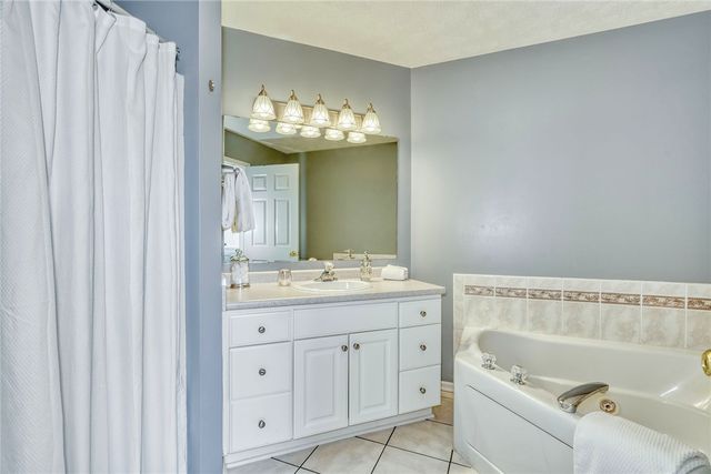 6430 Sunray Crest Dr, Victor, NY 14564