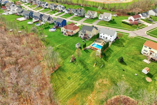 6430 Sunray Crest Dr, Victor, NY 14564