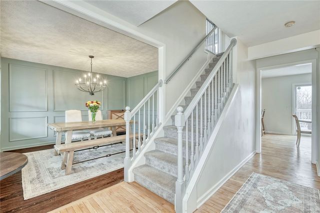 6430 Sunray Crest Dr, Victor, NY 14564
