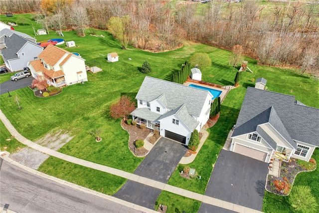 6430 Sunray Crest Dr, Victor, NY 14564