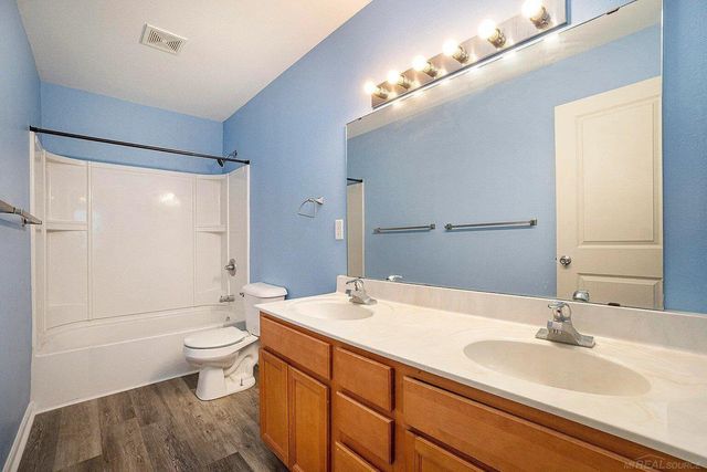 6231 Stable Glen Court, Kalamazoo, MI 49009