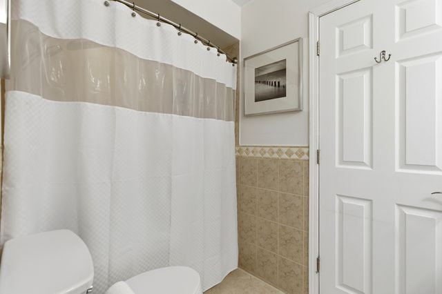 6900 Olde Gatehouse Road, Tinley Park, IL 60477