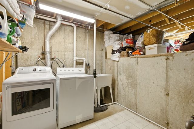 6900 Olde Gatehouse Road, Tinley Park, IL 60477