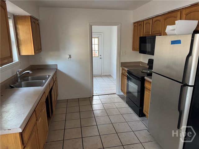 910 Staley Avenue, Savannah, GA 31405