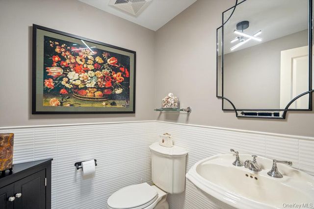 12 Chester Drive, Great Neck, NY 11021