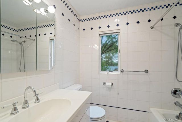 12 Chester Drive, Great Neck, NY 11021