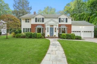 12 Chester Drive, Great Neck, NY 11021