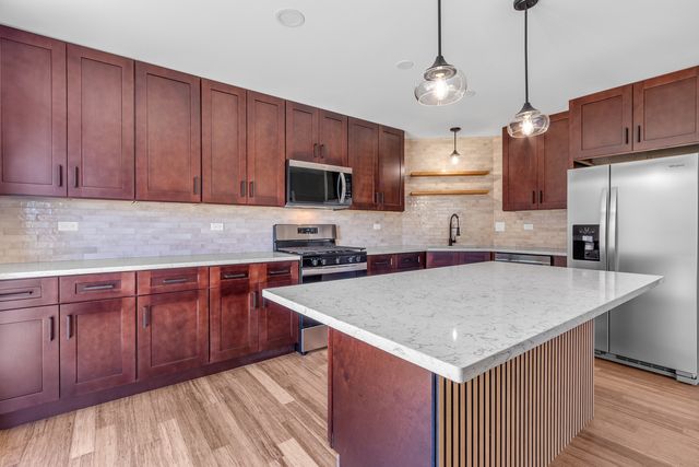 25653 S Bridle Path, Channahon, IL 60410