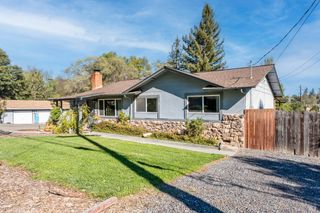 530 Bel Arbres Dr, Redwood Valley, CA 95470