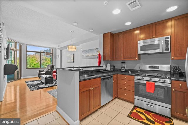 3600 S GLEBE RD #215W, Arlington, VA 22202
