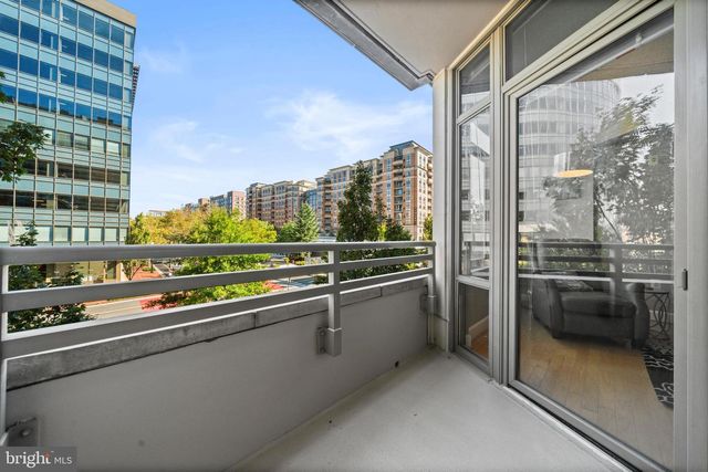 3600 S GLEBE RD #215W, Arlington, VA 22202