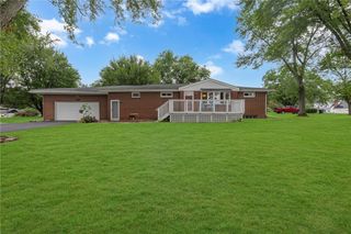 224 Shirley Dr, Center Twp, PA 15061