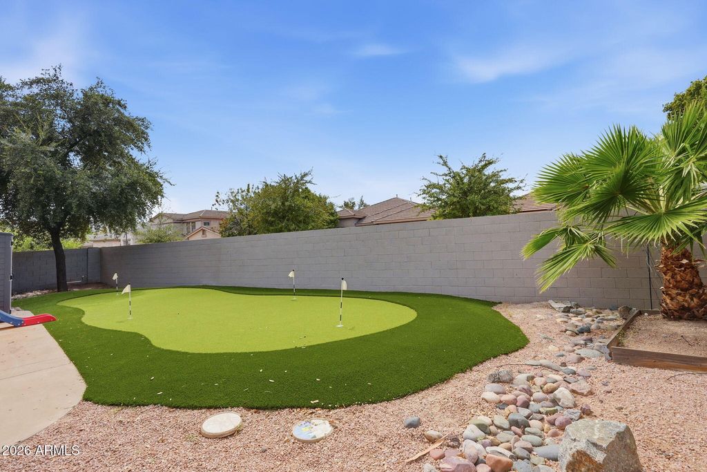 2420 E DARREL Road, Phoenix, AZ 85042 — photo 5