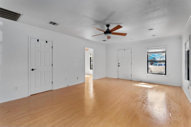 2710 E 3rd ST, Austin, TX 78702