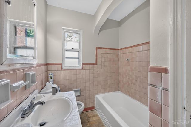 3315 Queen City Avenue, Cincinnati, OH 45238