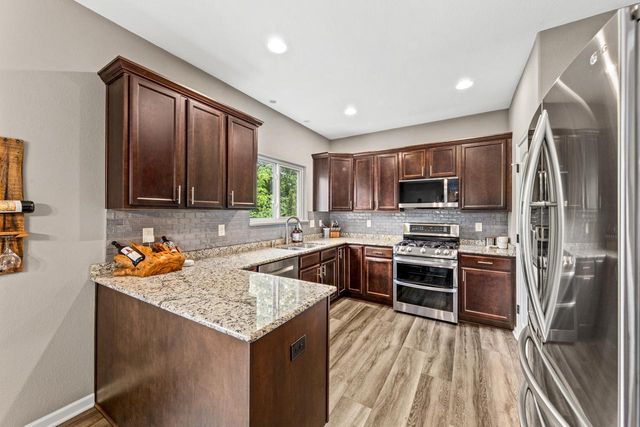 W206N16377 Marshland DRIVE, Jackson, WI 53037