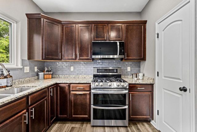 W206N16377 Marshland DRIVE, Jackson, WI 53037