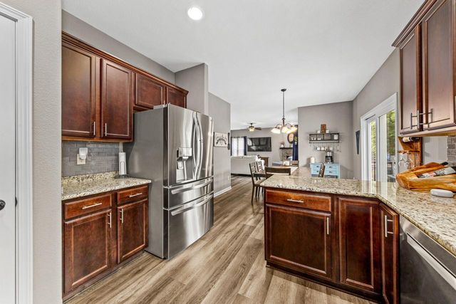 W206N16377 Marshland DRIVE, Jackson, WI 53037
