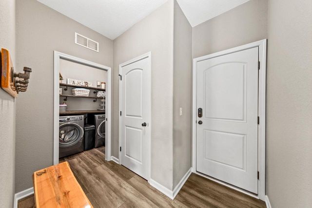 W206N16377 Marshland DRIVE, Jackson, WI 53037