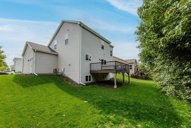 W206N16377 Marshland DRIVE, Jackson, WI 53037