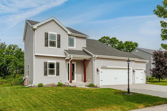 W206N16377 Marshland DRIVE, Jackson, WI 53037