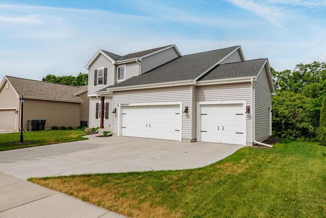 W206N16377 Marshland DRIVE, Jackson, WI 53037