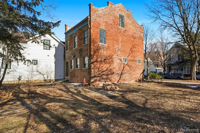 1356 Labrosse Street, Detroit, MI 48226