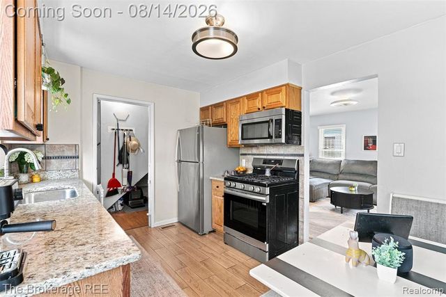 2190 Mapledale Street, Ferndale, MI 48220