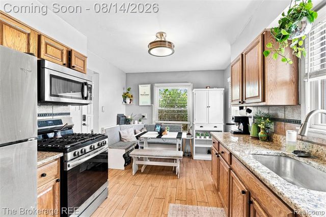 2190 Mapledale Street, Ferndale, MI 48220