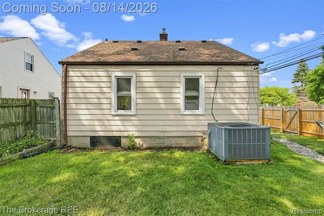 2190 Mapledale Street, Ferndale, MI 48220