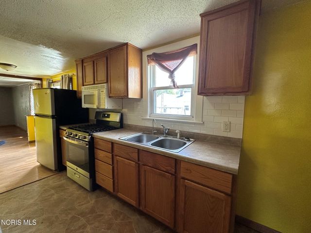 4120 Waltham Road, Northwood, OH 43619