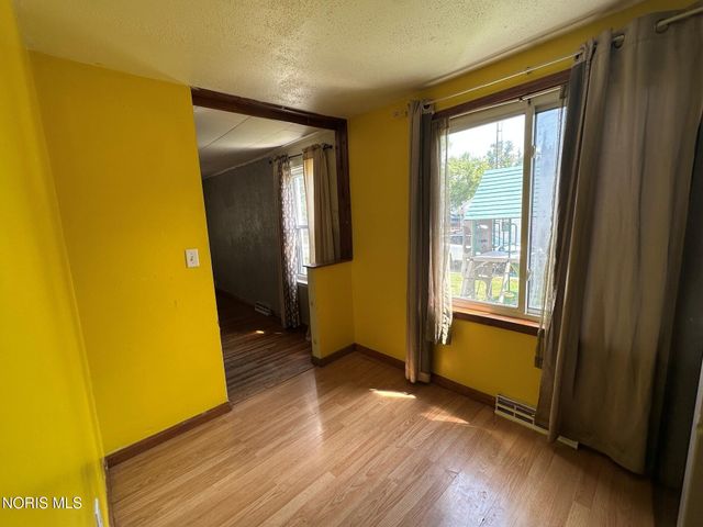 4120 Waltham Road, Northwood, OH 43619
