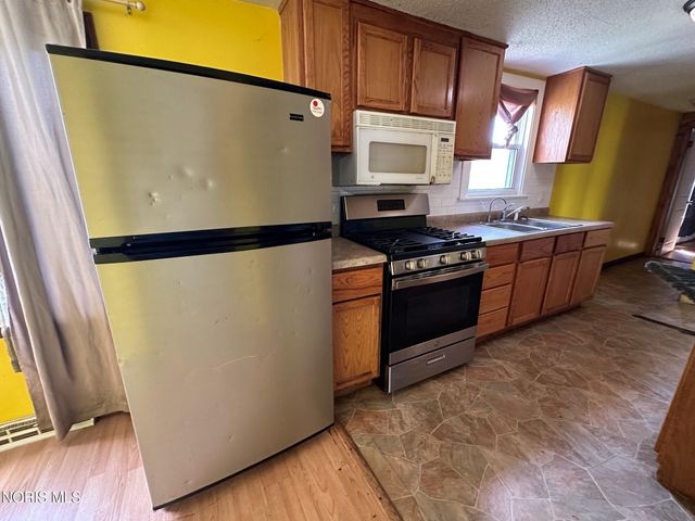 4120 Waltham Road, Northwood, OH 43619