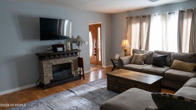 484 Woodhaven Boulevard SE, Bayville, NJ 08721