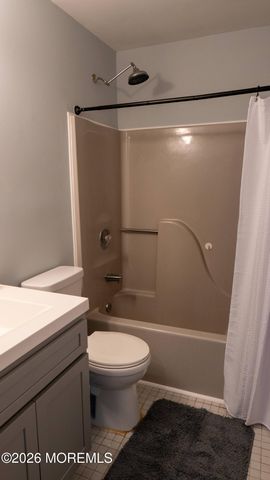 484 Woodhaven Boulevard SE, Bayville, NJ 08721