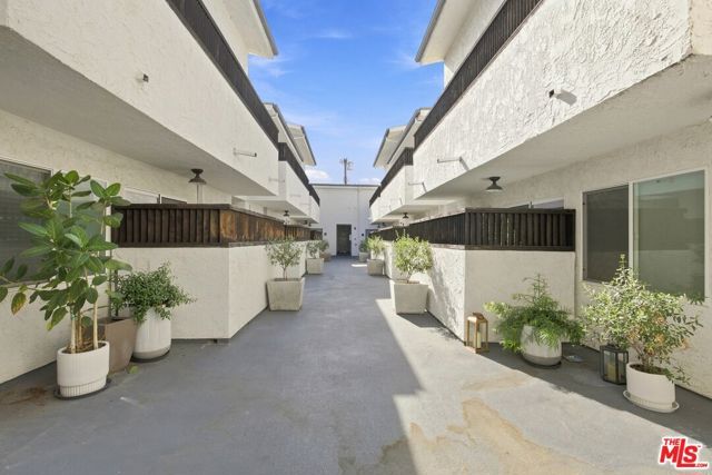 3131 S Canfield Avenue 107, Los Angeles, CA 90034