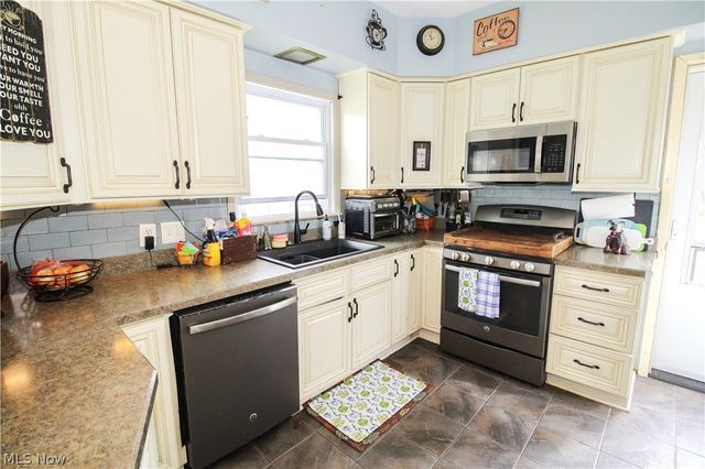 4040 Broadway, Lorain, OH 44052