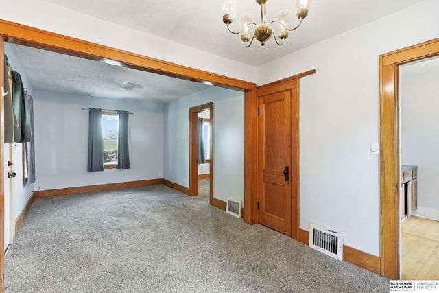 5508 Hickory Street, Omaha, NE 68106