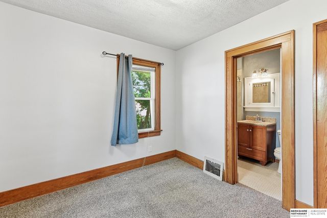 5508 Hickory Street, Omaha, NE 68106