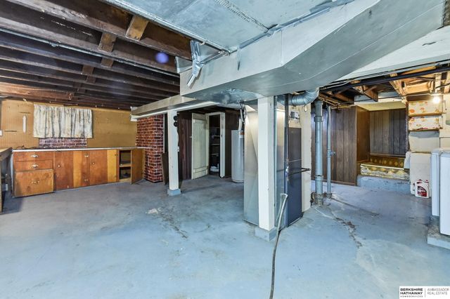 5508 Hickory Street, Omaha, NE 68106