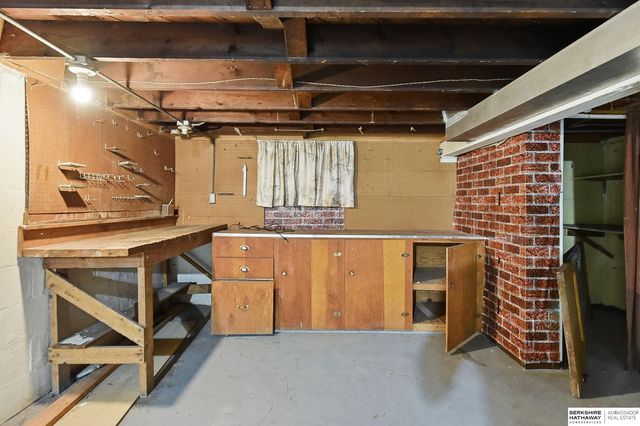 5508 Hickory Street, Omaha, NE 68106