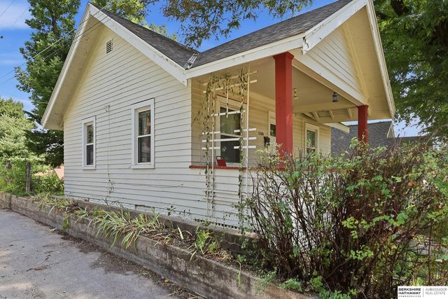 5508 Hickory Street, Omaha, NE 68106
