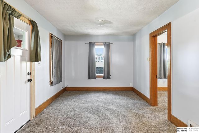 5508 Hickory Street, Omaha, NE 68106