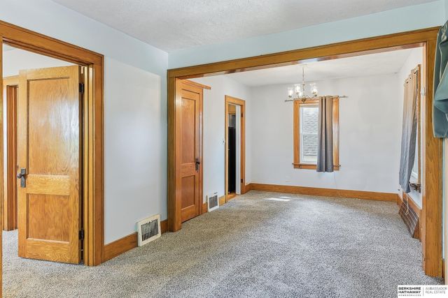 5508 Hickory Street, Omaha, NE 68106