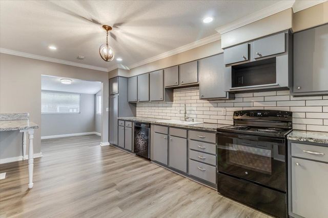 1338 S Ida Ave, Wichita, KS 67211