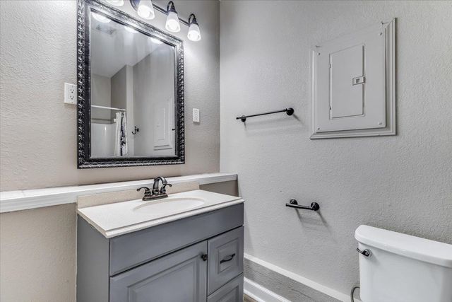 1338 S Ida Ave, Wichita, KS 67211